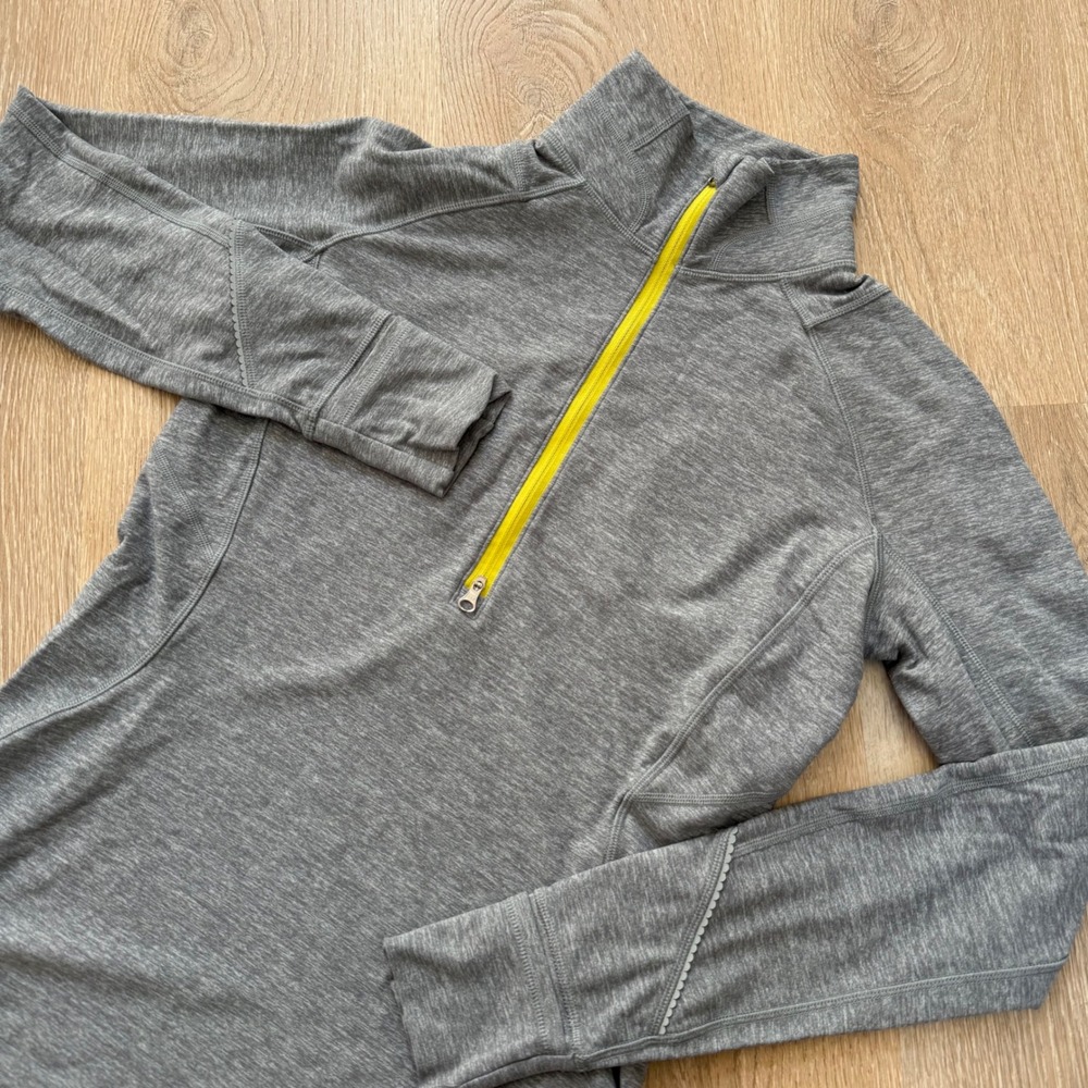 Lululemon Race Your Pace 1/2 Zip Pullover Womens 10 Grey Yellow Athletic